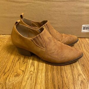 Alpine Woods Tan Light Brown Ankle Boots Boho Western Suede Style Women's 8M.